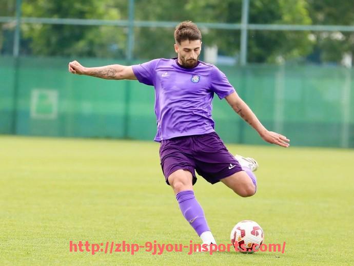 J9九游会登录入口-西甲联赛用什么足球：西甲官方比赛用球品牌及规格介绍