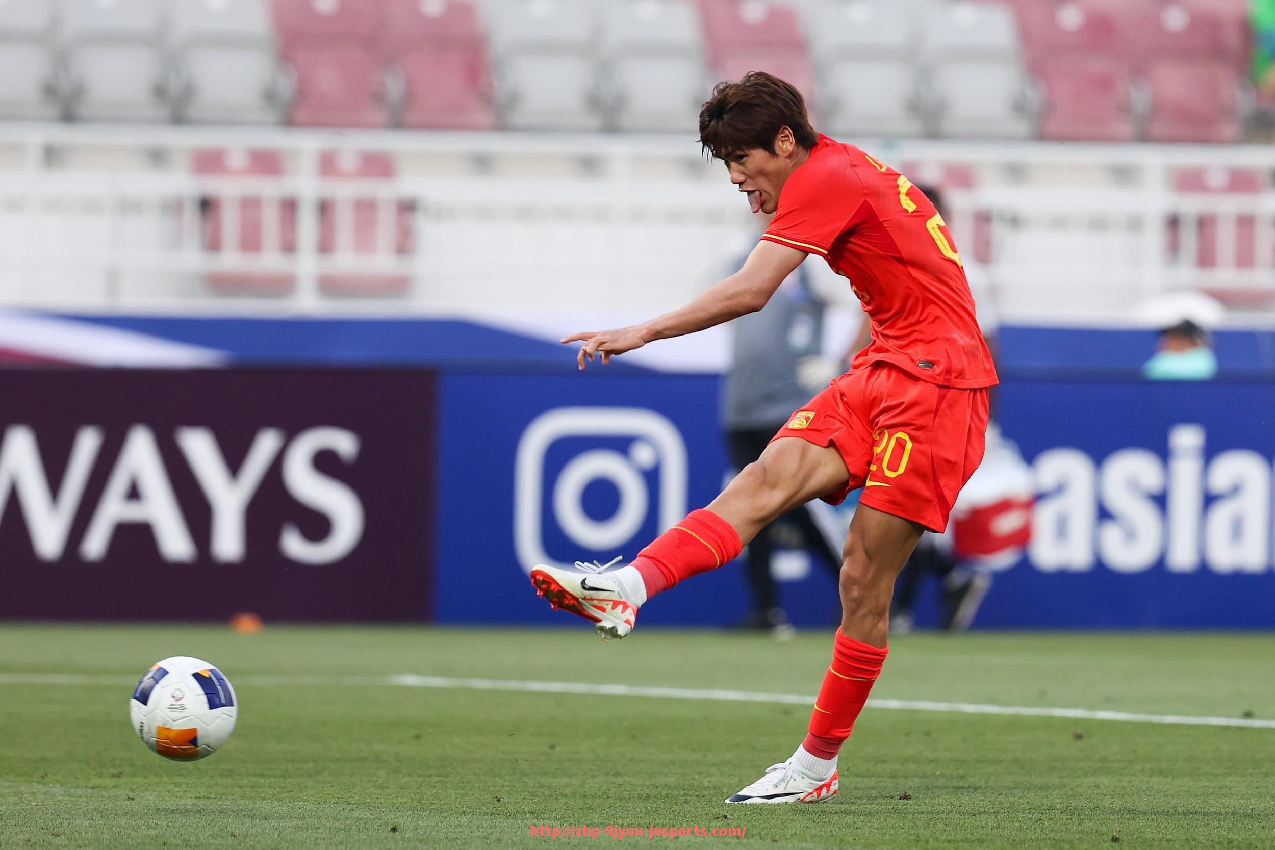 J9九游会登录入口-英超联赛中被认为“不会踢球”的球员名单盘点